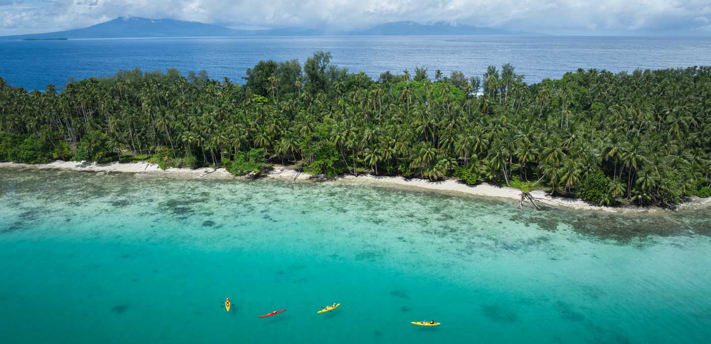 Vona Vona Lagoon by kayak, the Solomon Islands