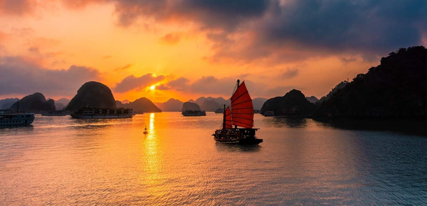 ha long bay at sunset
