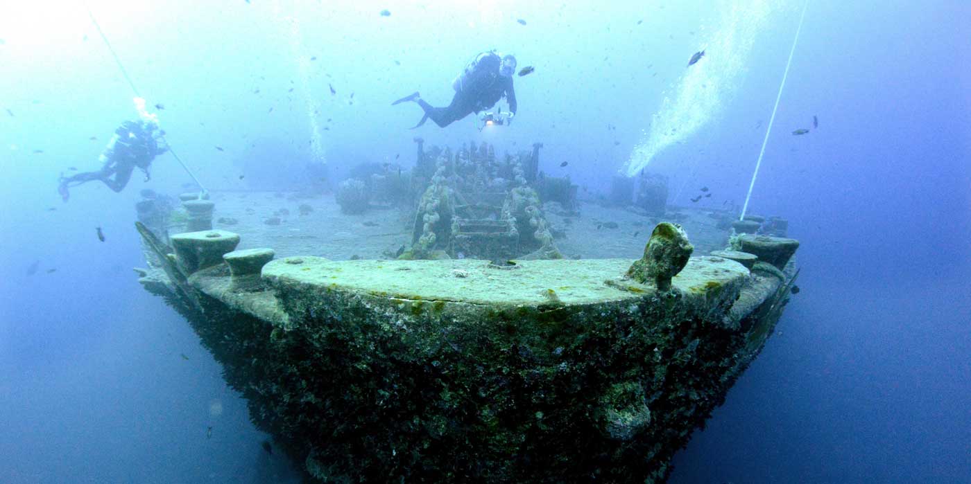 Diving the in the Red Sea with Four Seasons shipwreck