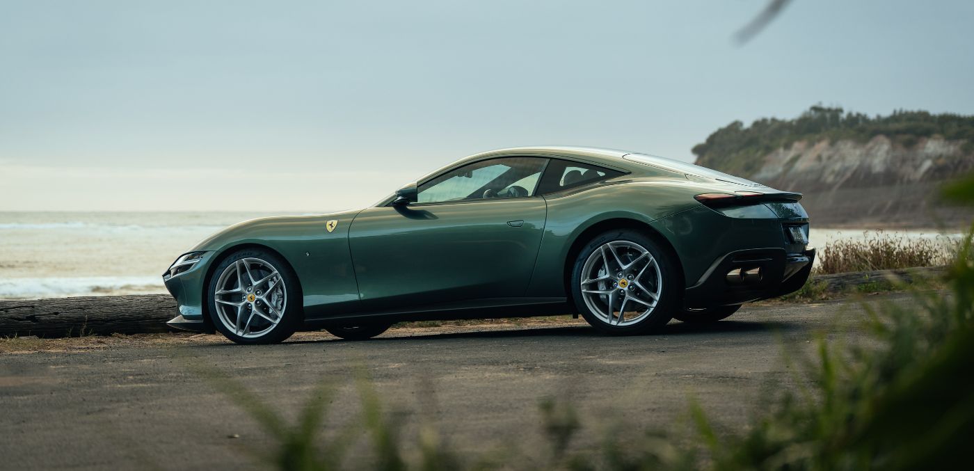 The ferrari roma in minerale verde