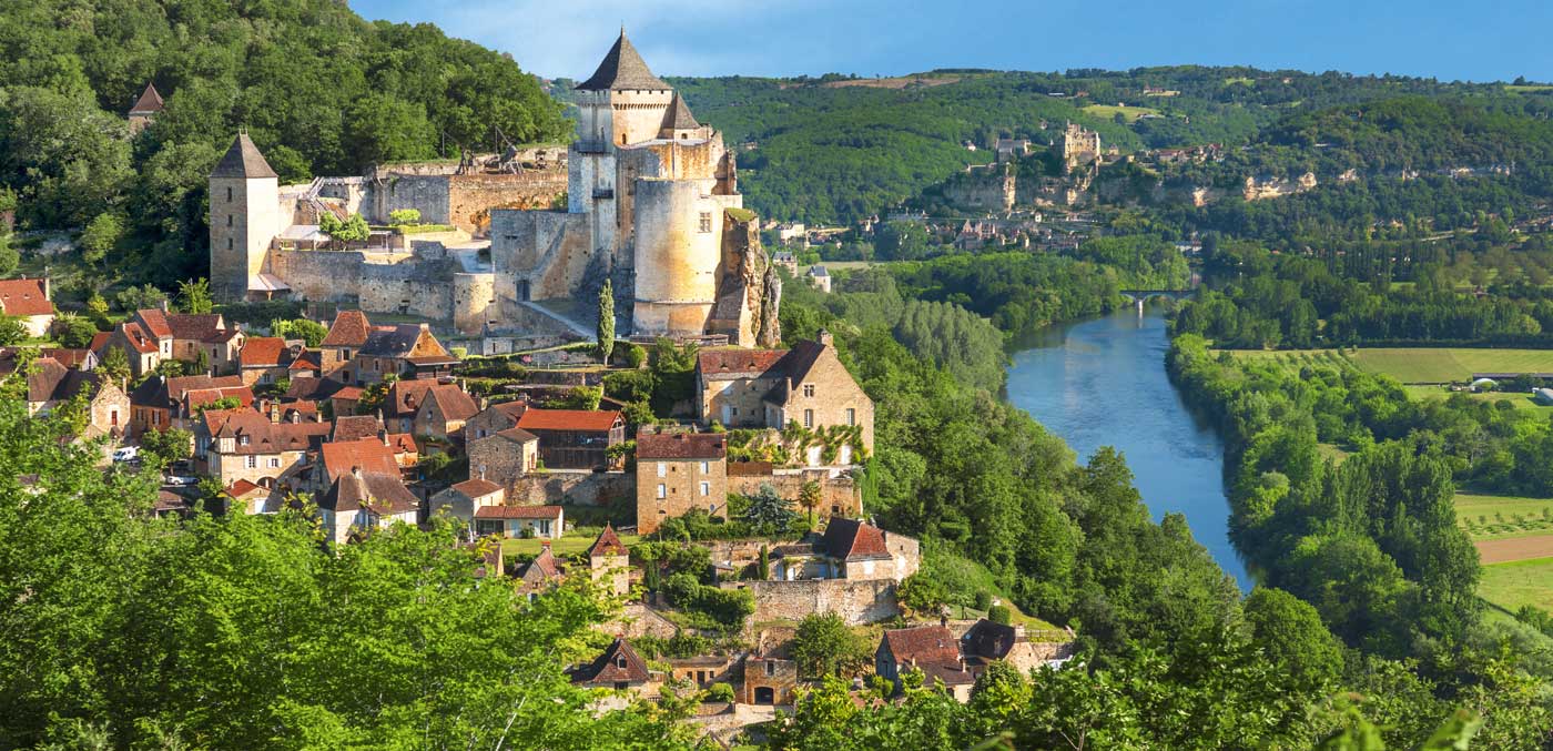 AmaWaterways Castelnaud la Chapelle Chateau de Castelnaud overlooking the Dordogne River
