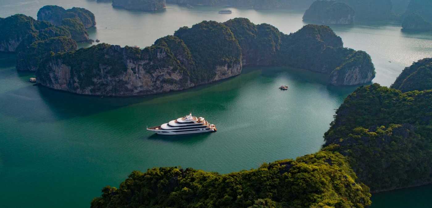 Scarlet Pearl Cruises in Halong Bay
